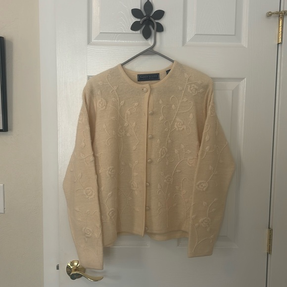 Karen Scott Sweaters - Karen Scott Pure wool crewel Stitched Embroidery long sleeved Cardigan size med